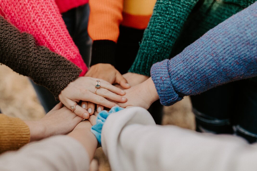 hands - aapi