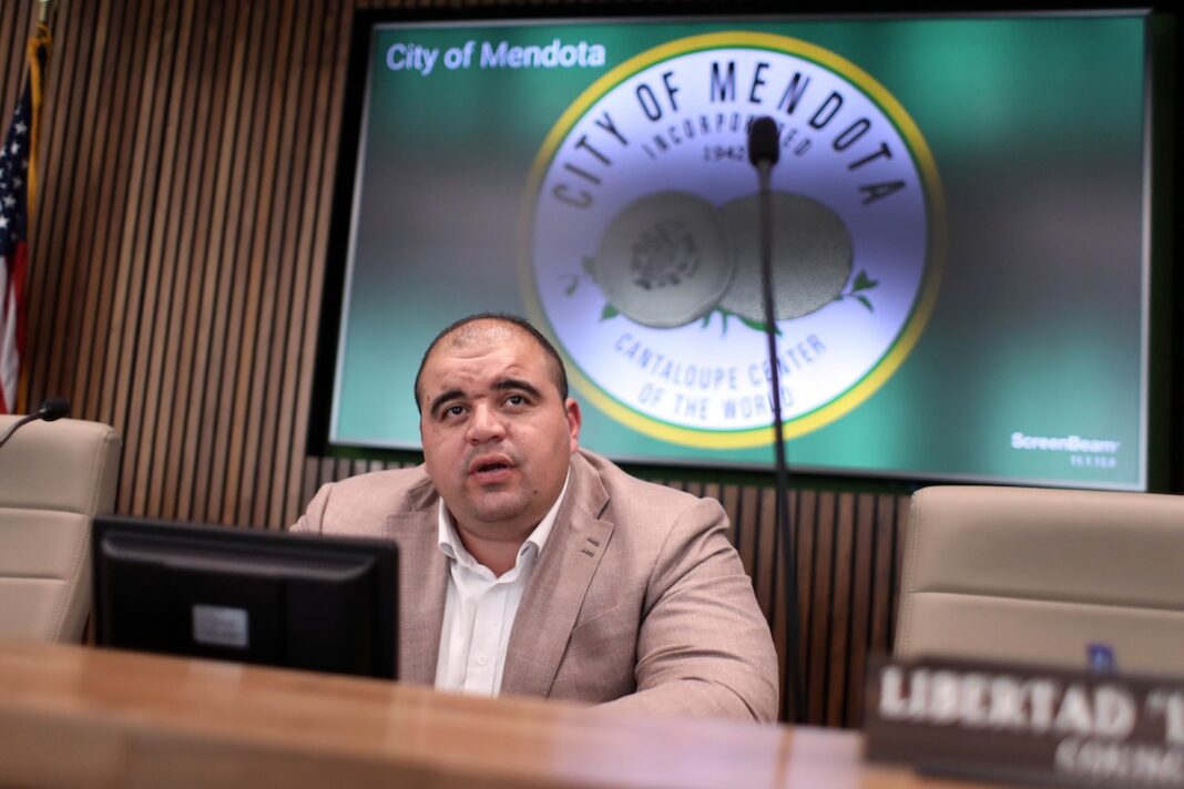 Mendota Mayor Victor Martínez